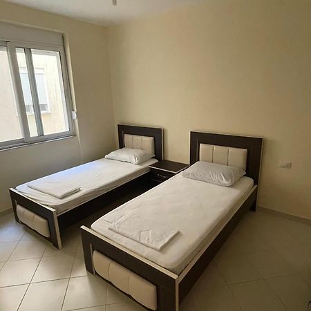 Lovely 3-Bedroom Apartment Rei Sarandë Buitenkant foto