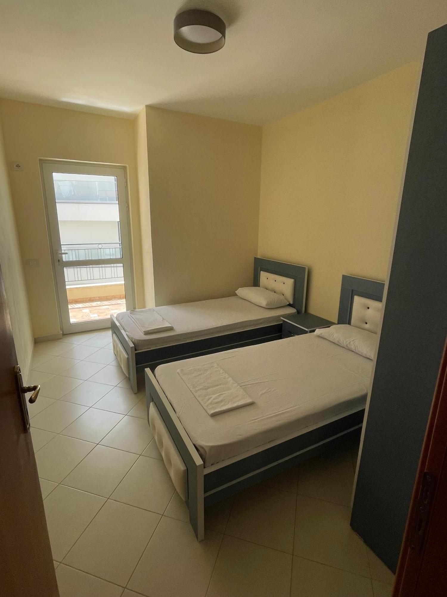Lovely 3-Bedroom Apartment Rei Sarandë Buitenkant foto