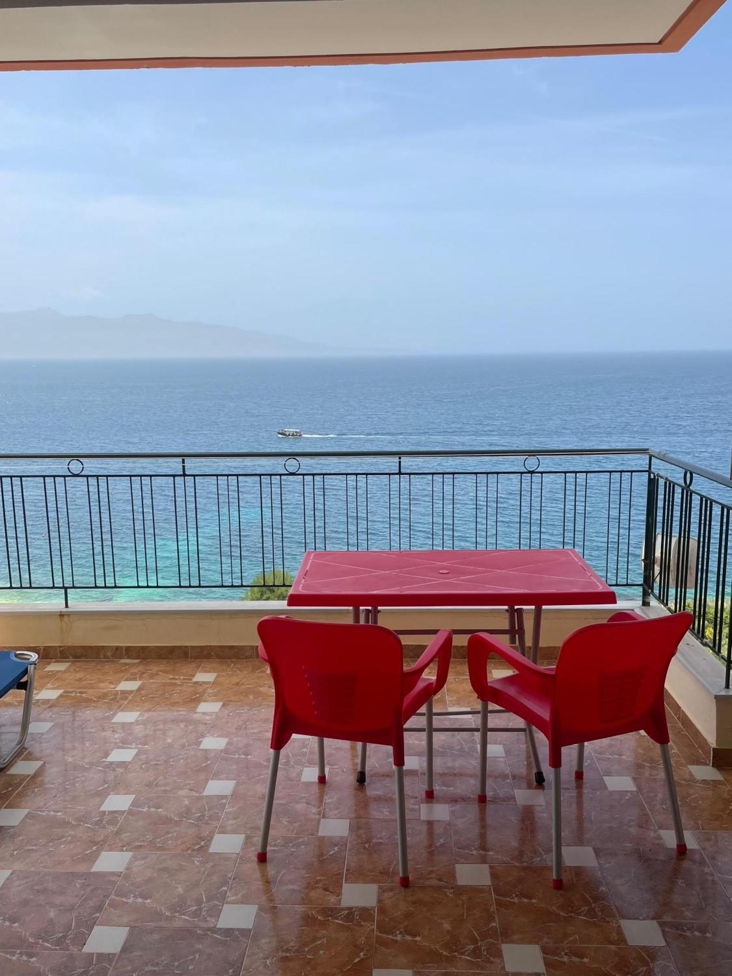 Lovely 3-Bedroom Apartment Rei Sarandë Buitenkant foto